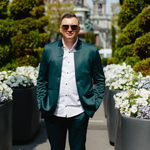 Виктор