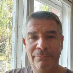 максим