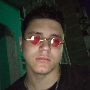 Артём